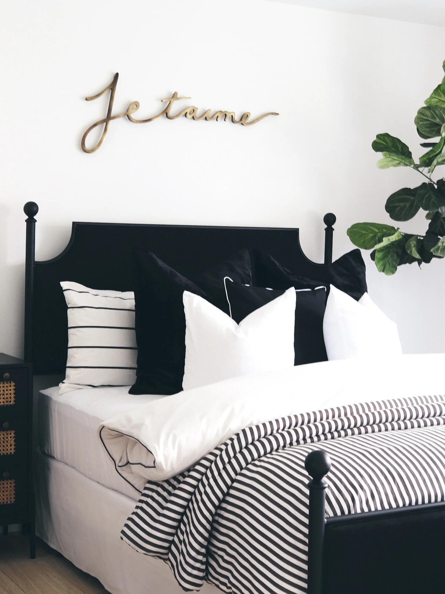Black painted bed outlet